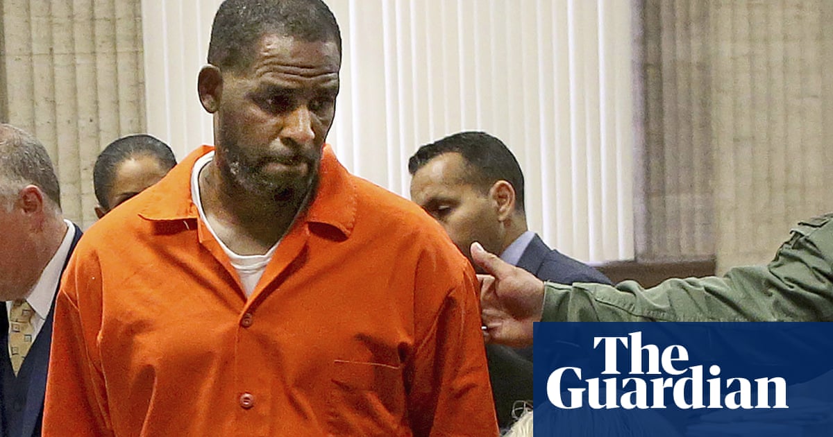 Prosecutors defend decision to place R Kelly under suicide watch