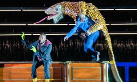 Frederick Ballentine (Loge) et Leigh Melrose (Alberich) dans L'Or du Rhin de Wagner @ London Coliseum.