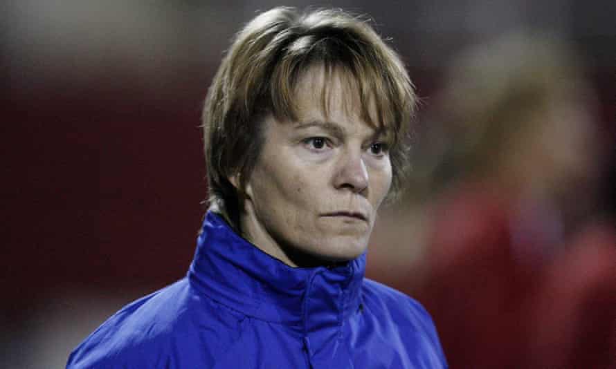 Vera Pauw during her time in charge of the Dutch national team in 2007