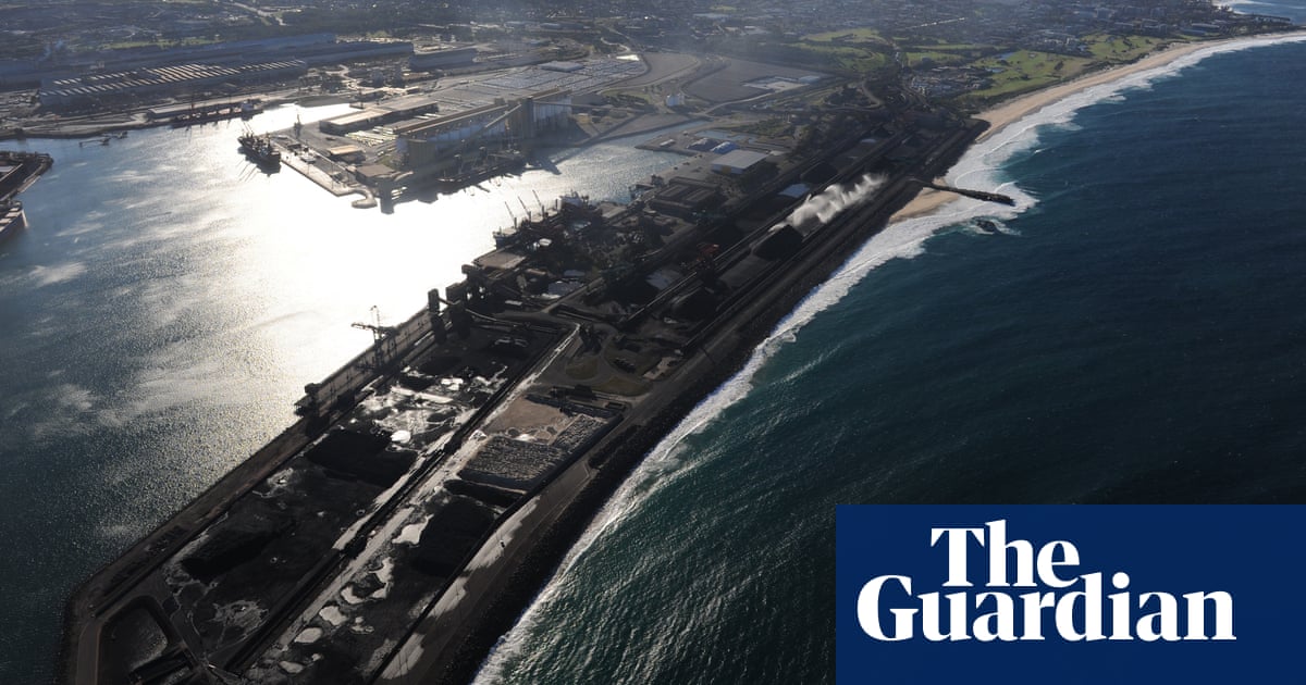 port-kembla-rally-to-demand-nsw-site-be-ruled-out-as-aukus-nuclear-submarine-base