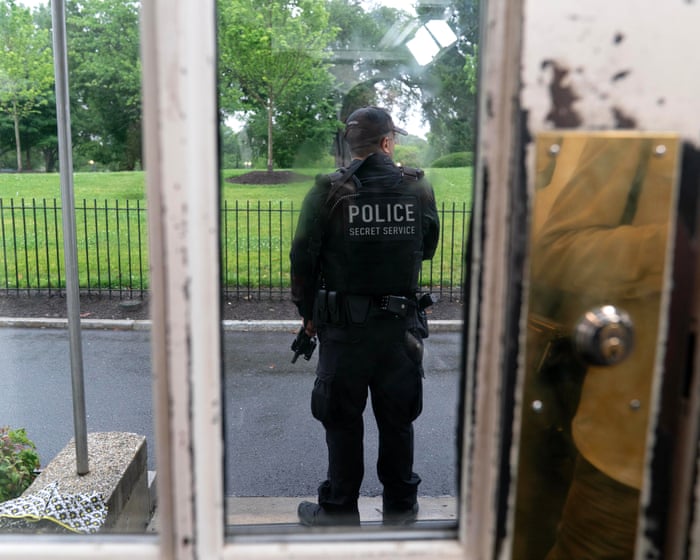 Extended volley of gunshots heard near White House as agencies respond
