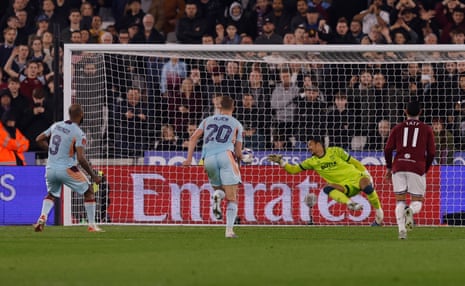 Brentford's Igor Thiago scores their second goal from the penalty spot.