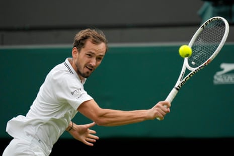 Daniil Medvedev takes the first set.