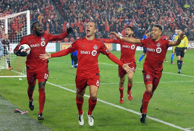 Benoit Cheyrou leads his team to victory.