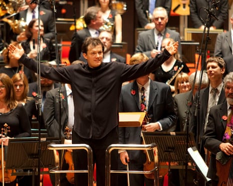 Andris Nelsons with the City of Birmingham Symphony Orchestra (CBSO)
press image supplied by
Ruth Green <rgreen@cbso.co.uk>
