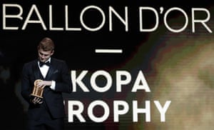Matthijs de Ligt wins the Kopa Trophy.
