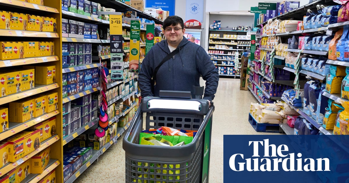 ‘They make life much easier’: AI-powered shopping trolleys roll out in Lancashire