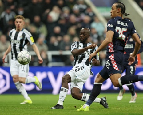 A left foot shot from Newcastle United's Yoane Wissa opens the scoring against PSV.