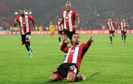 Cameron Archer would be a good replacement for Dominic Solanke if he leaves.