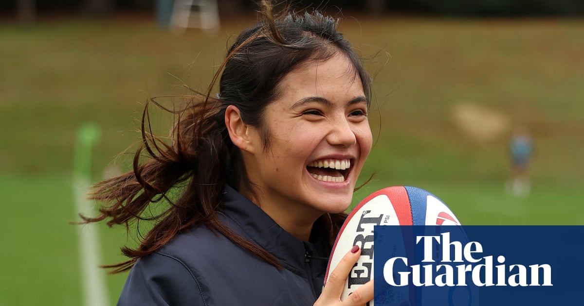 Advantage England? Emma Raducanu gives tips to squad for All Blacks clash