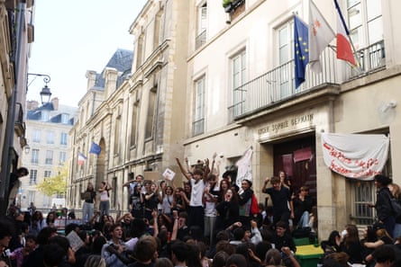 Students of Lycée Sophie Germain demonstrate and blockade their school on 5 October.