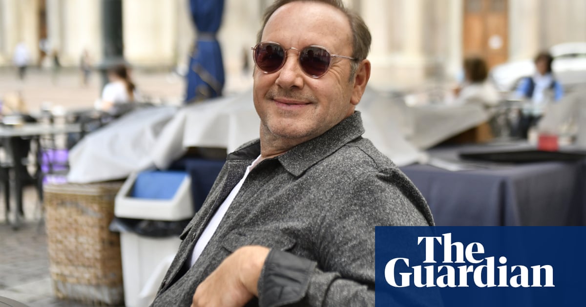 Kevin Spacey to pay House of Cards studio more than $30m over alleged misconduct losses