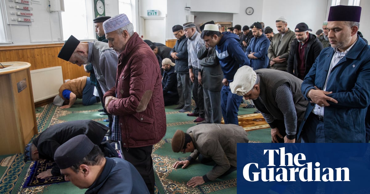 ‘The hot topic is the war’: West Yorkshire’s Muslim voters feel politically homeless | West Yorkshire