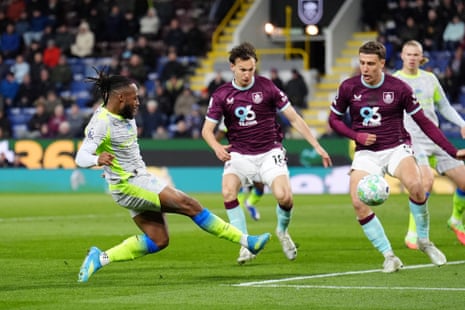 Antoine Semenyo fires over from close range.