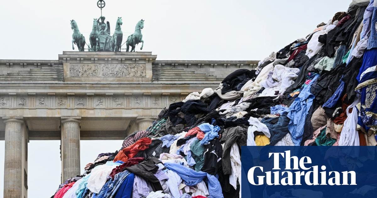 EU-regulated ‘sustainable’ funds invest £14bn in biggest polluters | European Union EU-regulated ‘sustainable’ funds invest £14bn in biggest polluters | European Union