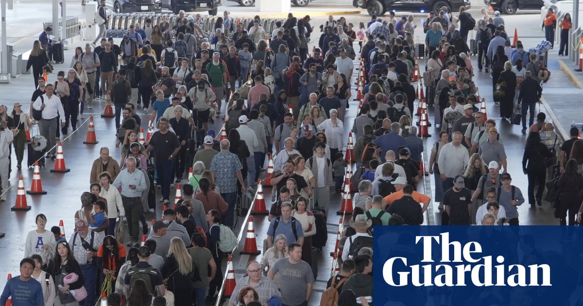 Trump news at a glance: president tries to stop chaos at airports