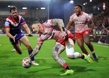 Josh Charnley touches down for Leigh