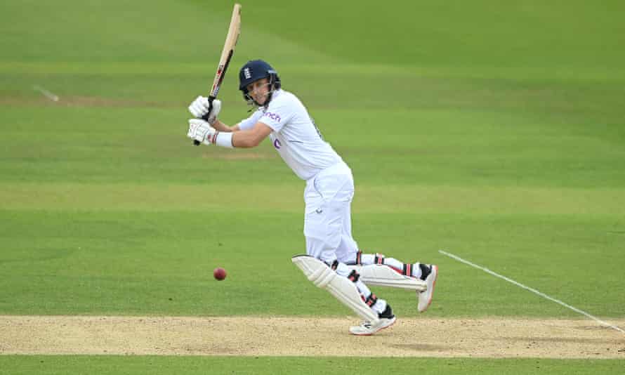 Joe Root wins Test for England having been left to do what he does best | England v New Zealand 2022 1 Joe Root scores the runs to bring up his century and to get to 10,000 Test runs.