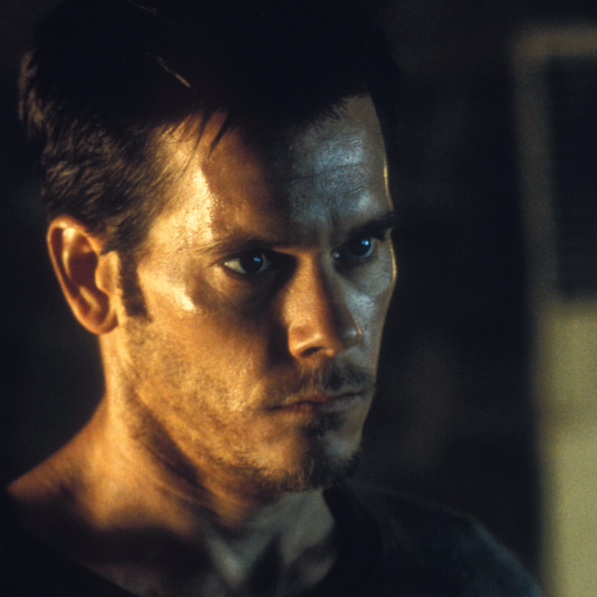 Stir Of Echoes Kevin Bacon Attempts To Unearth Dark Secrets In Working Class Chicago Movies The Guardian