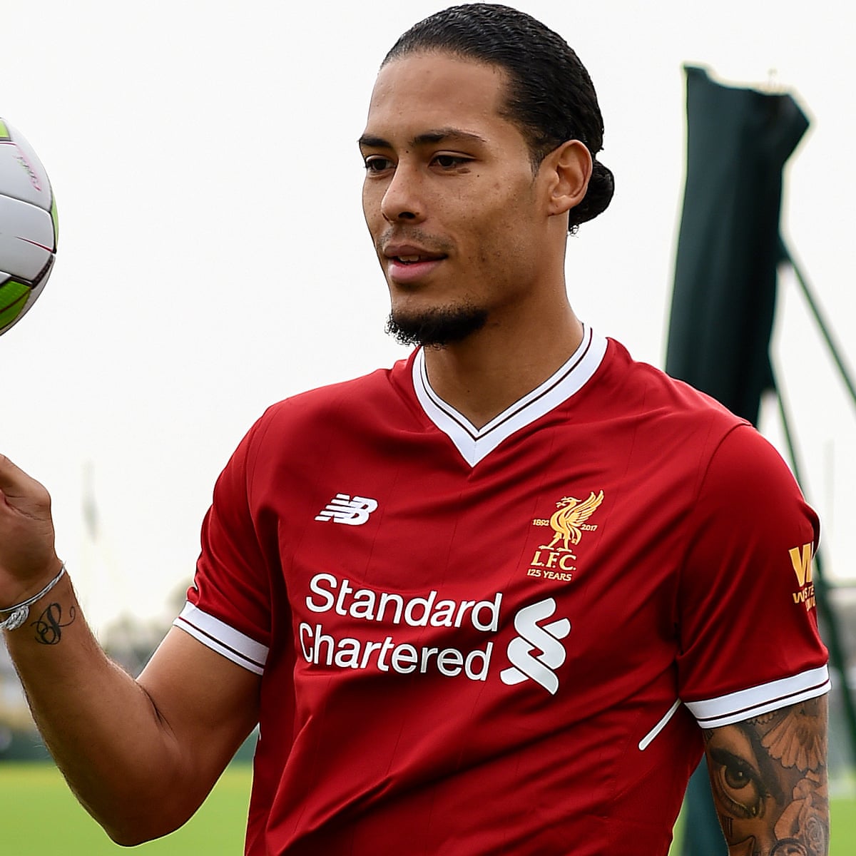 Virgil Van Dijk Completes 75m Liverpool Move I Can T Do Anything About The Price Liverpool The Guardian