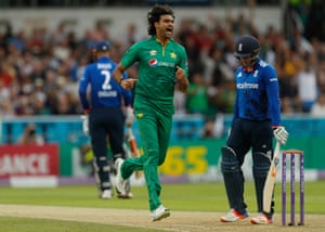 Mohammad Irfan celebrates taking the wicket of Jason Roy, superbly caught by Rizwan.
