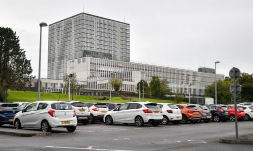 dvla staff to get payments worth 735 as government seeks to avoid strikes uk news the guardian dvla staff to get payments worth 735 as government seeks to avoid strikes uk news the guardian
