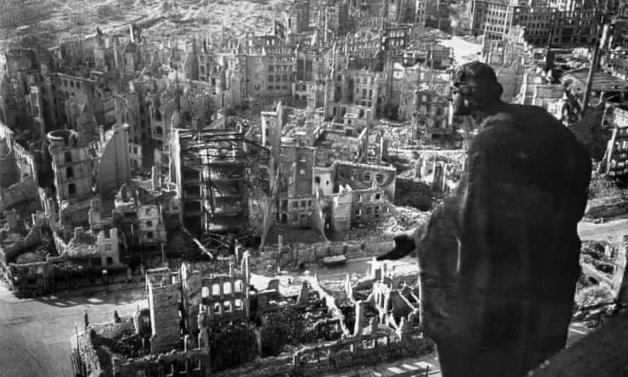 The destroyed historic center of Dresden, after the bombing of the Allied forces on 13/14 February 1945.