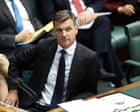 Parlamentares do Partido Liberal australiano criticam guinada ideológica