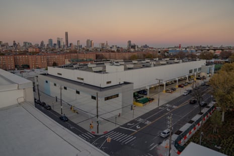 Monitoring Amazon: the New Yorkers monitoring air pollution from supply hubs | Amazon 1 amazon warehouse bird’s eye view