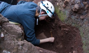 Pesquisadores reuniram o crânio de mais de 150 fragmentos encontrados na pedreira de Drimolen, ao norte de Joanesburgo