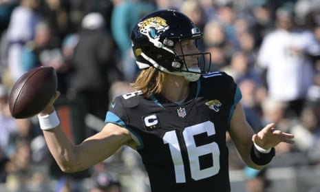 NFL standings 2022: Jaguars on verge of taking AFC South lead