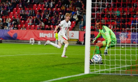Anthony Gordon scores EnglandâÂÂs first goal against Czechia.