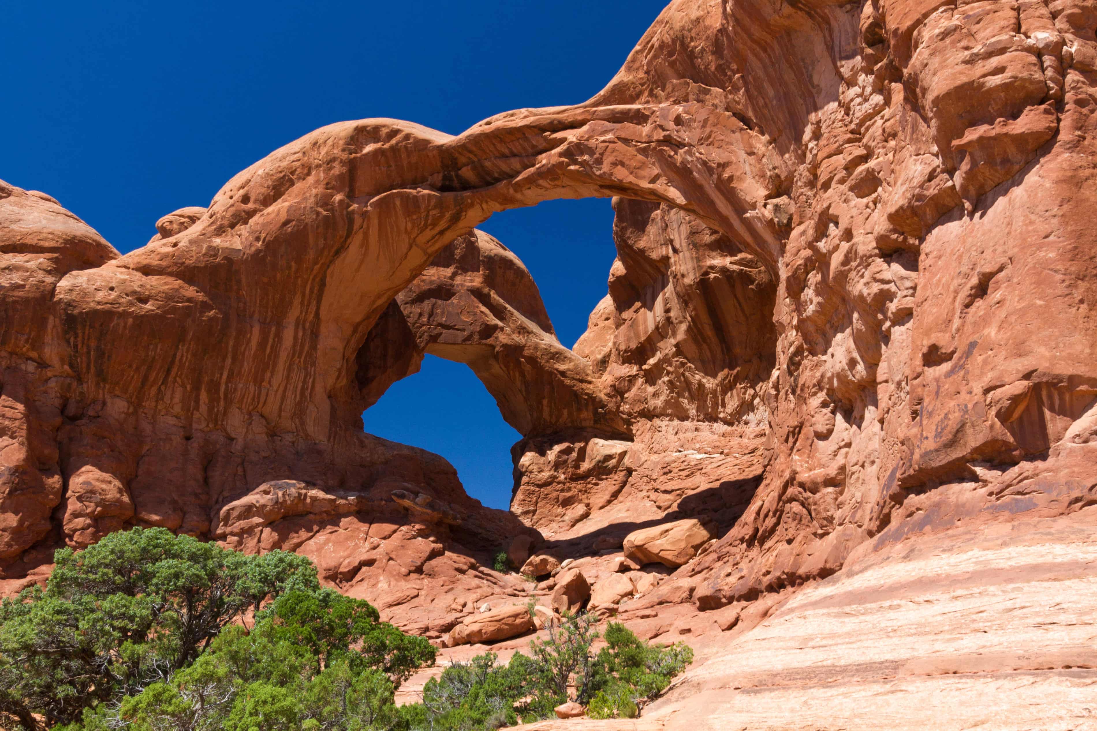 Utah’s famed ‘Double Arch’ geographical feature collapses (theguardian.com)