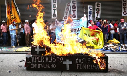 Trade unionist march calling for an end to corruption in Guatemala. ’The independent media in my country is vital to building a new democracy and fighting corruption,’ says journalist Otto Angel.