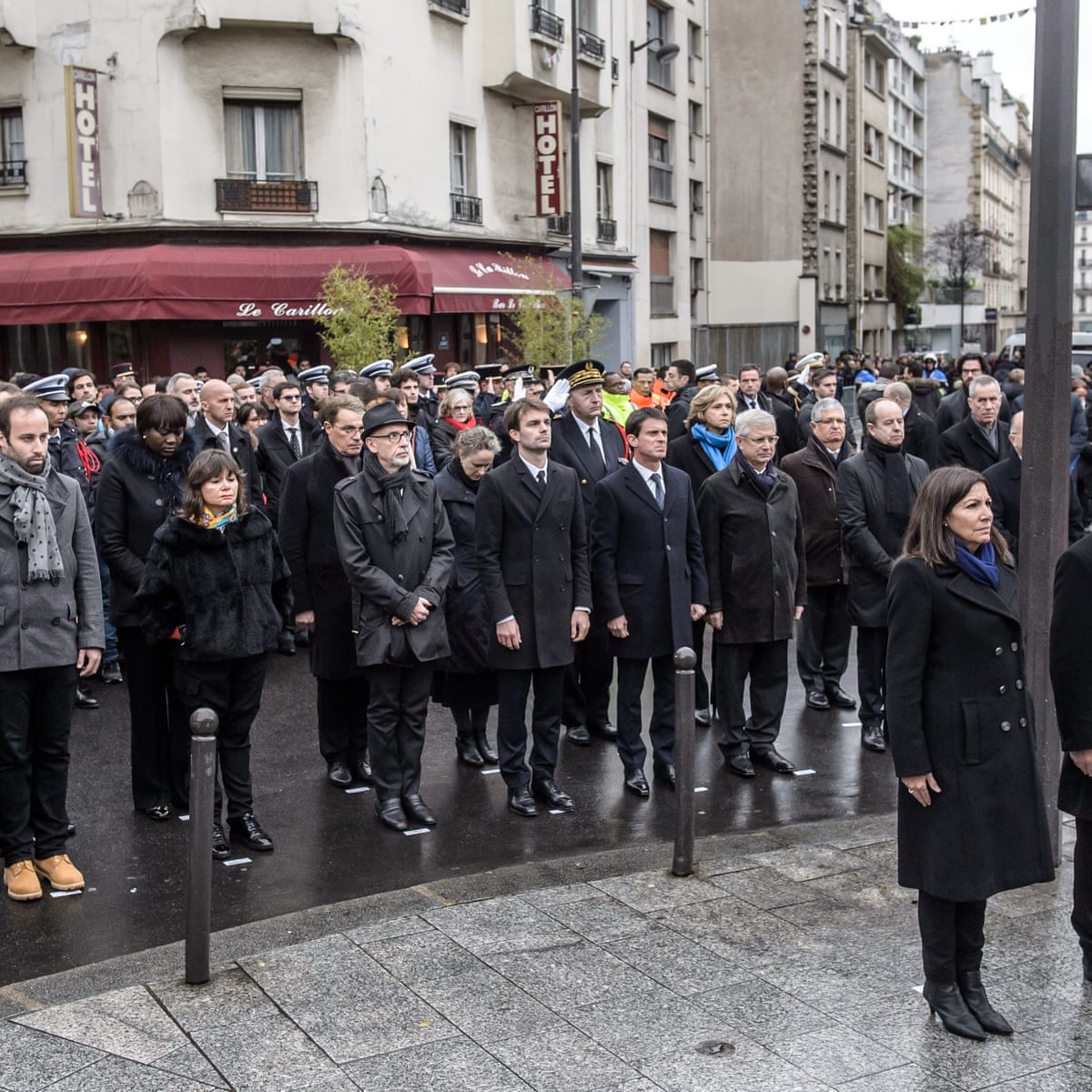 Memorial Plaques Unveiled In Paris On First Anniversary Of Attacks Paris Attacks The Guardian