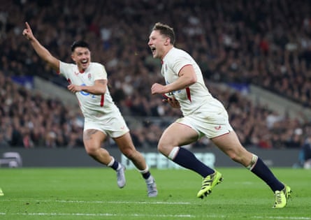 England's Fraser Dingwall celebrates as he runs through the New Zealand defence to score England’s third try.