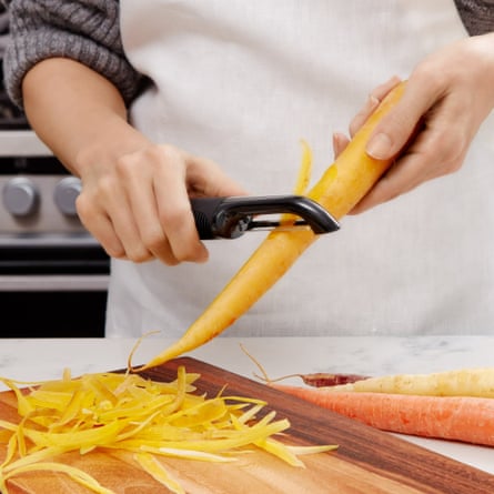 OXO Good Grips Pro Swivel Peeler