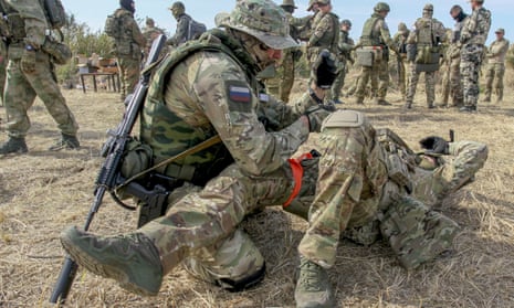 Militärangehörige bereiten sich auf Fronteinsätze im Bezirk Aksaysky im Oblast Rostow, Russland, vor.