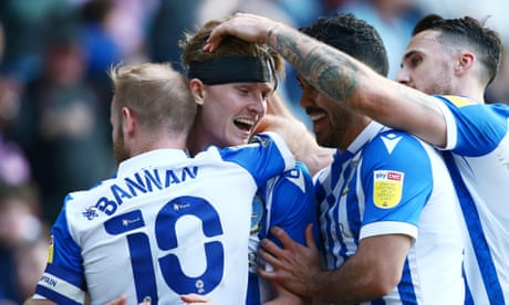 Football League roundup: Sheffield Wednesday climb into top six with win