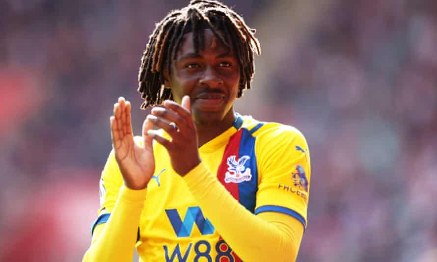 Wilfried Zaha completes late Crystal Palace comeback against Southampton | Premier League 2 Eberechi Eze applauds the away fans at full-time, having scored his first goal of the season.