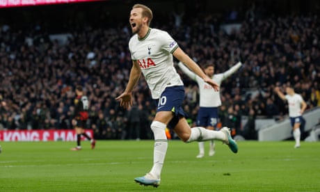 Harry Kane breaks Greaves’s record as Tottenham beat Manchester City