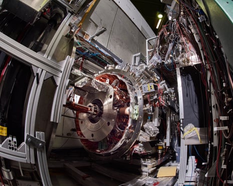 A Cern device for trapping antiprotons