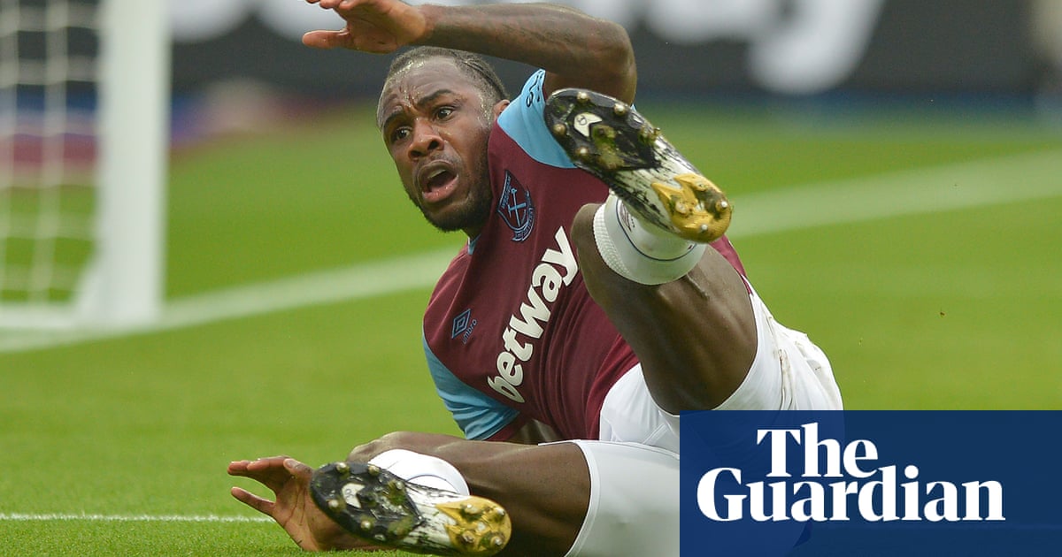 West Hams Michail Antonio out for a month with hamstring injury