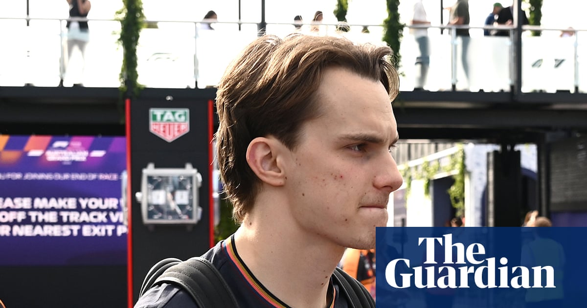 'I’m just very sorry': hometown heartbreak as Oscar Piastri crashes out before Australian Grand Prix begins