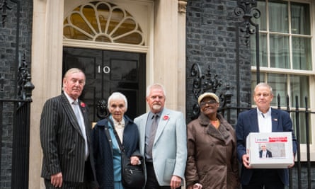 A petition calling on the government to deal with the problem of frozen state pensions was taken to Downing Street in 2018.
