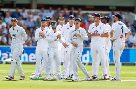 England players react to the review of Azan Awais’ wicket, which overturned the decision.