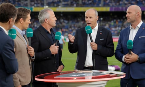 ITV’s pundits Jonny Wilkinson (second left), Sean Fitzpatrick, Clive Woodward and Lawrence Dallaglio talk shop before the World Cup semi-final.