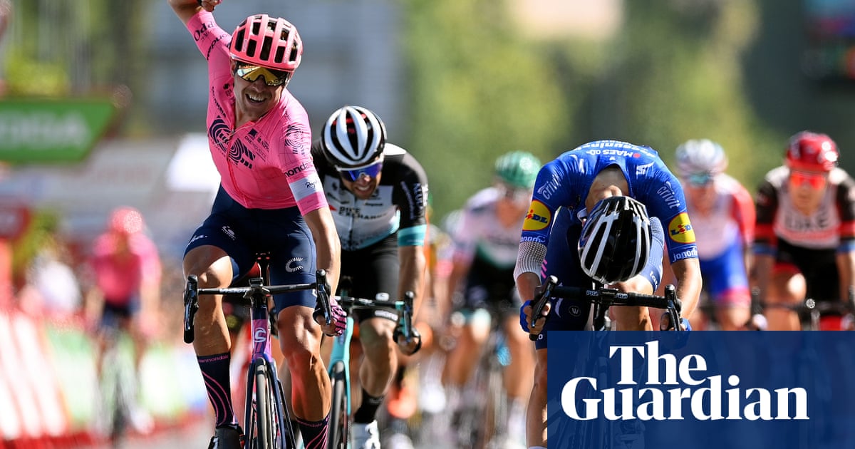 Magnus Cort reigns supreme in Vuelta sprint after Primoz Roglic crashes again