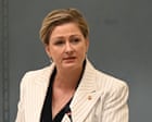 Embattled QLD Mininster Amanda Camm quits Crisafulli frontbench citing health and safety reasons