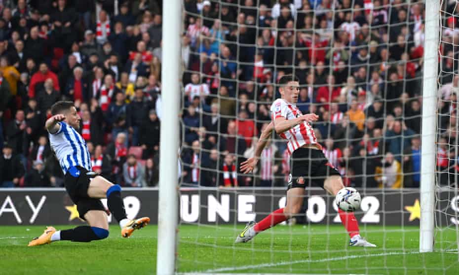 Sunderland S Stewart Taps In For Playoff Lead Against Sheffield Wednesday League One The Guardian Sunderland S Stewart Taps In For Playoff Lead Against Sheffield Wednesday League One The Guardian
